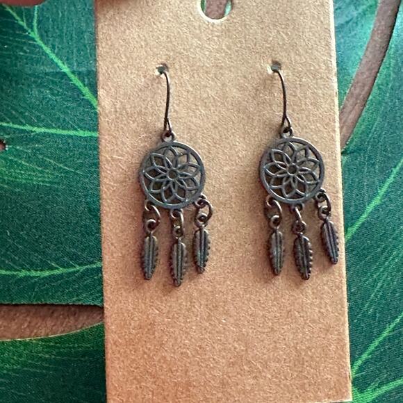 BOGO FREE FEATHER BRASS EARRINGS - Picture 1 of 3